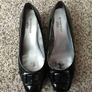 Black patent wedge shoes